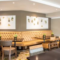 cocktail lounge