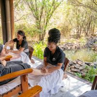 massage  foot   leg